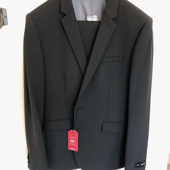 Express Slim Fit Suite - Picture 2 of 6